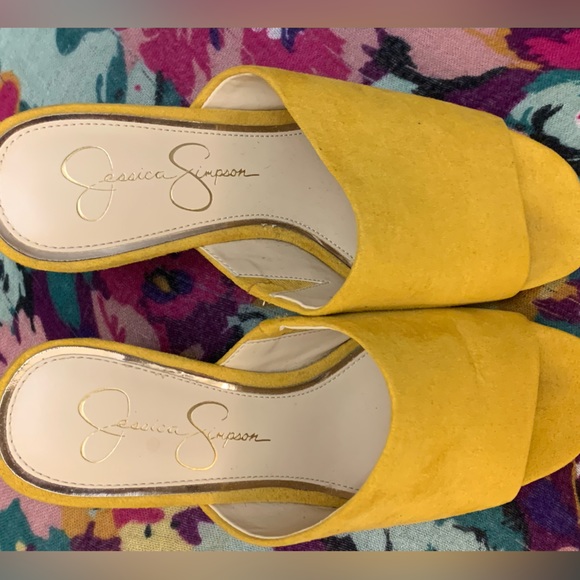 Yellow Slip On Jessica Simpson Platform Wedge Sandals. - Picture 5 of 7